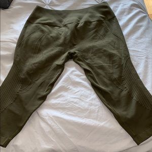 Lululemon green crop leggings